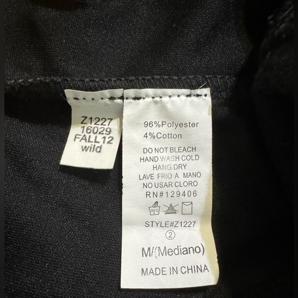 VENUS Metallic Black & Silver Mini Skirt. Size M. - Picture 4 of 4